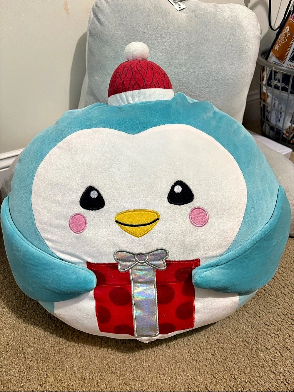 Squishmallows Puff the Penguin (Christmas Holiday Edition with Santa Hat and pre